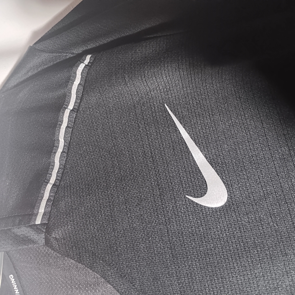 Nike Men's Black Sports Shirt - Picture 7 of 12